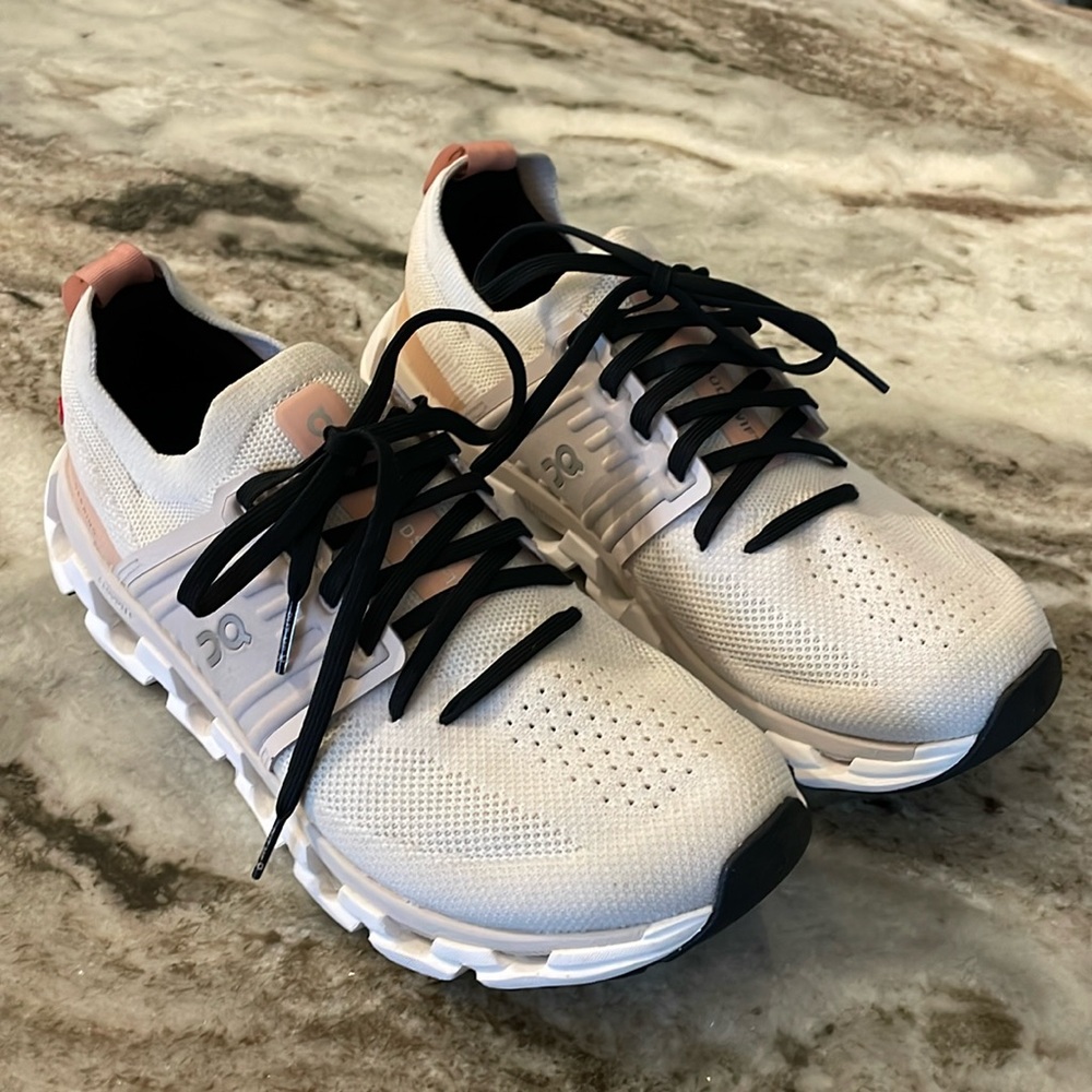 On Cloudswift 3 Running Shoe (Women 8)